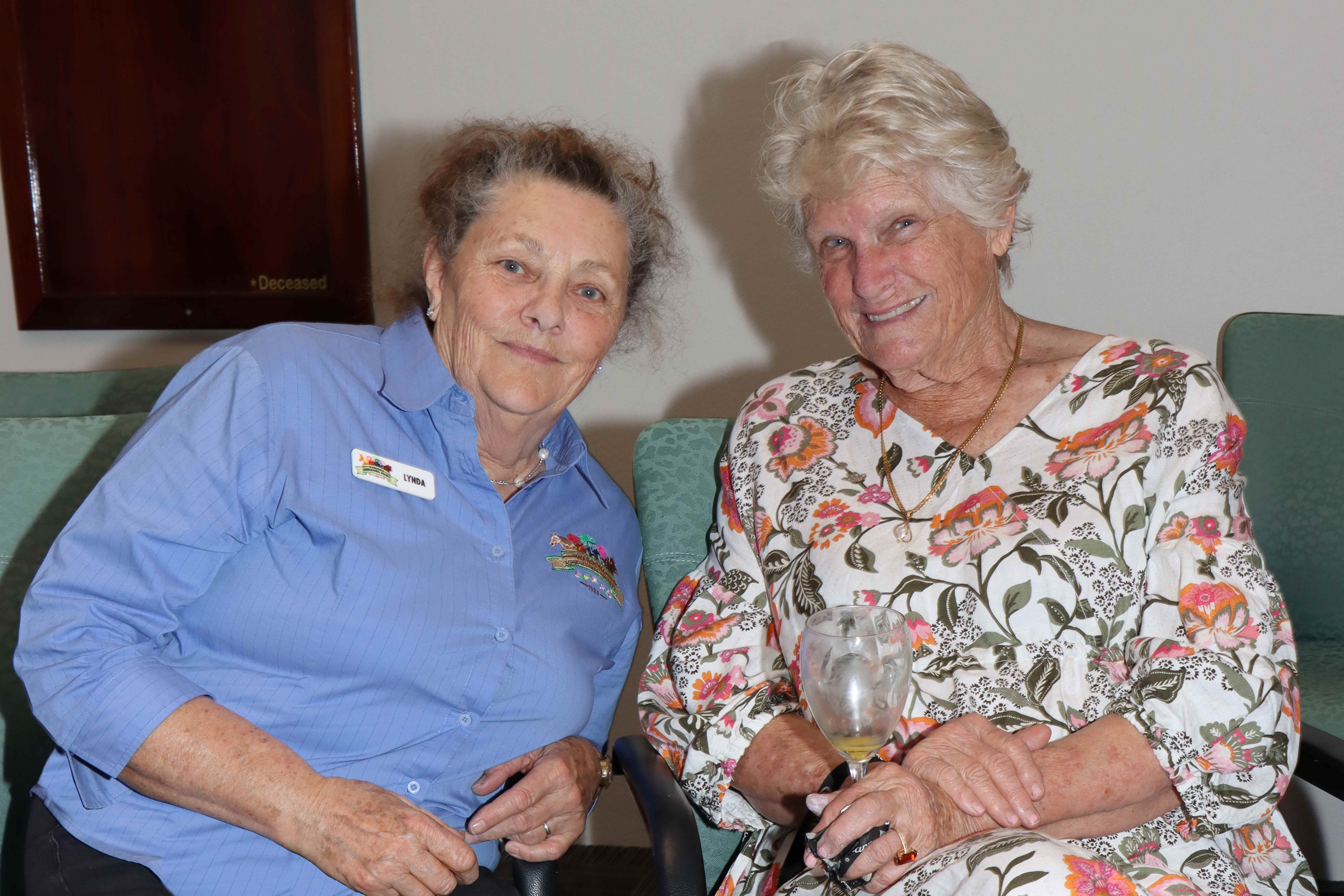 Lynda & Laurie Lynda & Laurie